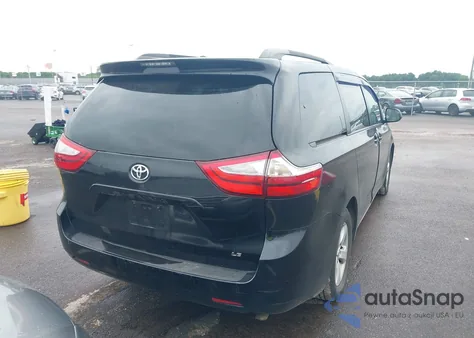 2015 Toyota Sienna Le 8 Passenger z USA, uszkodzony, nr VIN 5TDKK3DC9FS618254